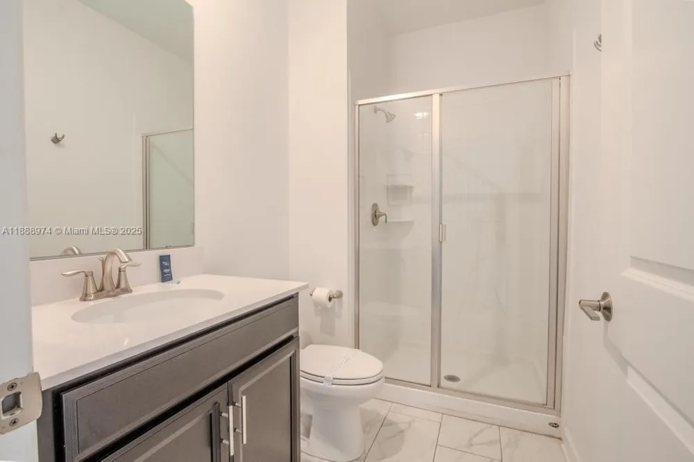 962 splash Shot  Pl Kissimmee, FL 33896