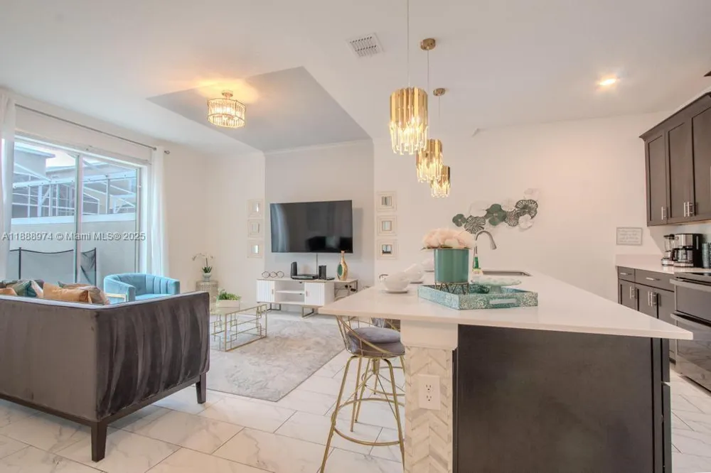 962 splash Shot  Pl Kissimmee, FL 33896