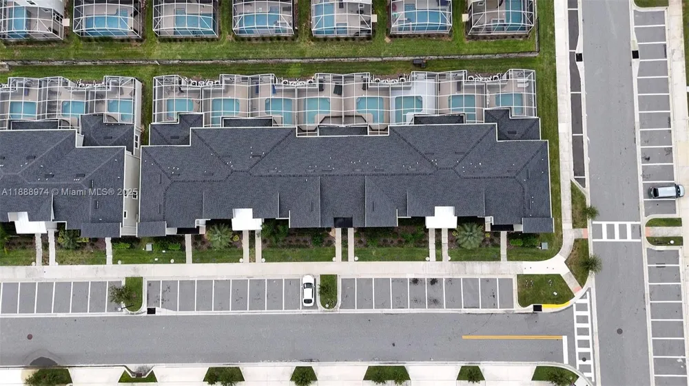 962 splash Shot  Pl Kissimmee, FL 33896