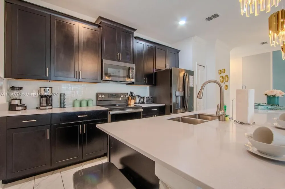 962 splash Shot  Pl Kissimmee, FL 33896