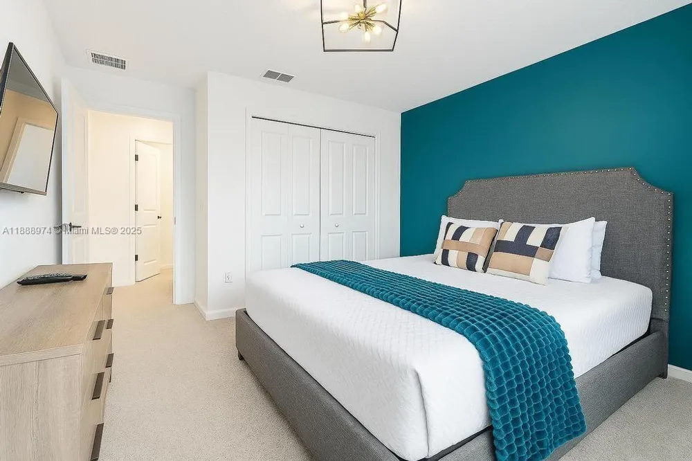 962 splash Shot  Pl Kissimmee, FL 33896
