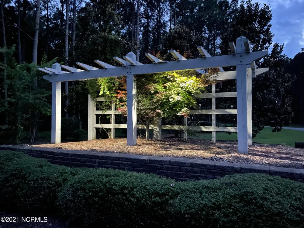 28 Madison Avenue Oriental, NC 28571