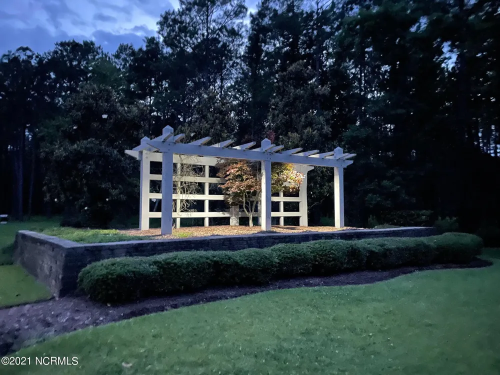 28 Madison Avenue Oriental, NC 28571