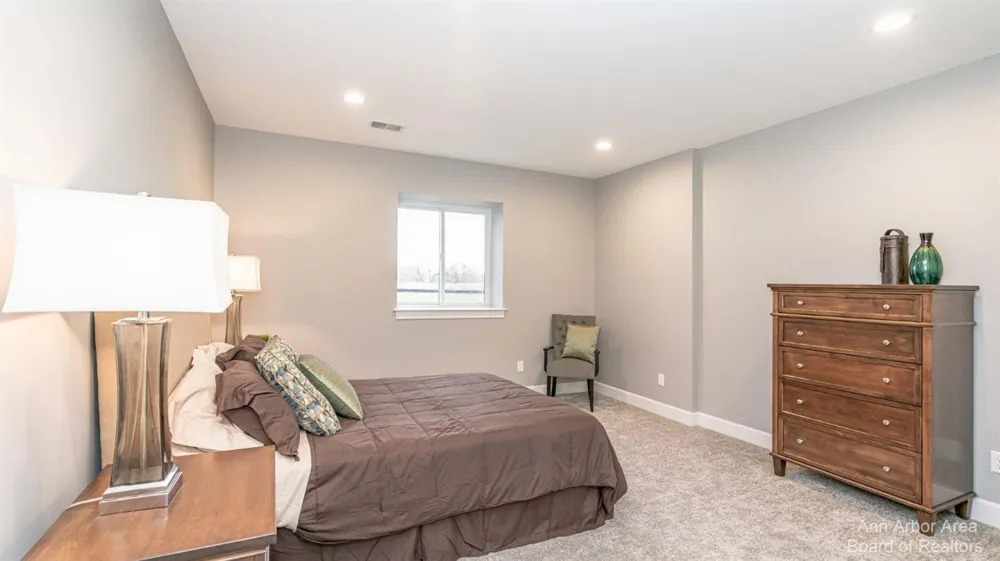 7106 Black Cherry Lane Saline, MI 48176