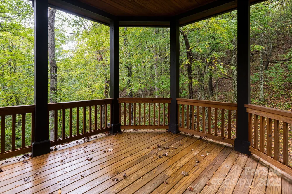 635 Whisper Mountain Drive Leicester, NC 28748