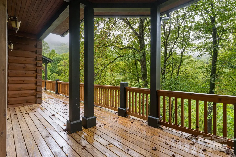 635 Whisper Mountain Drive Leicester, NC 28748
