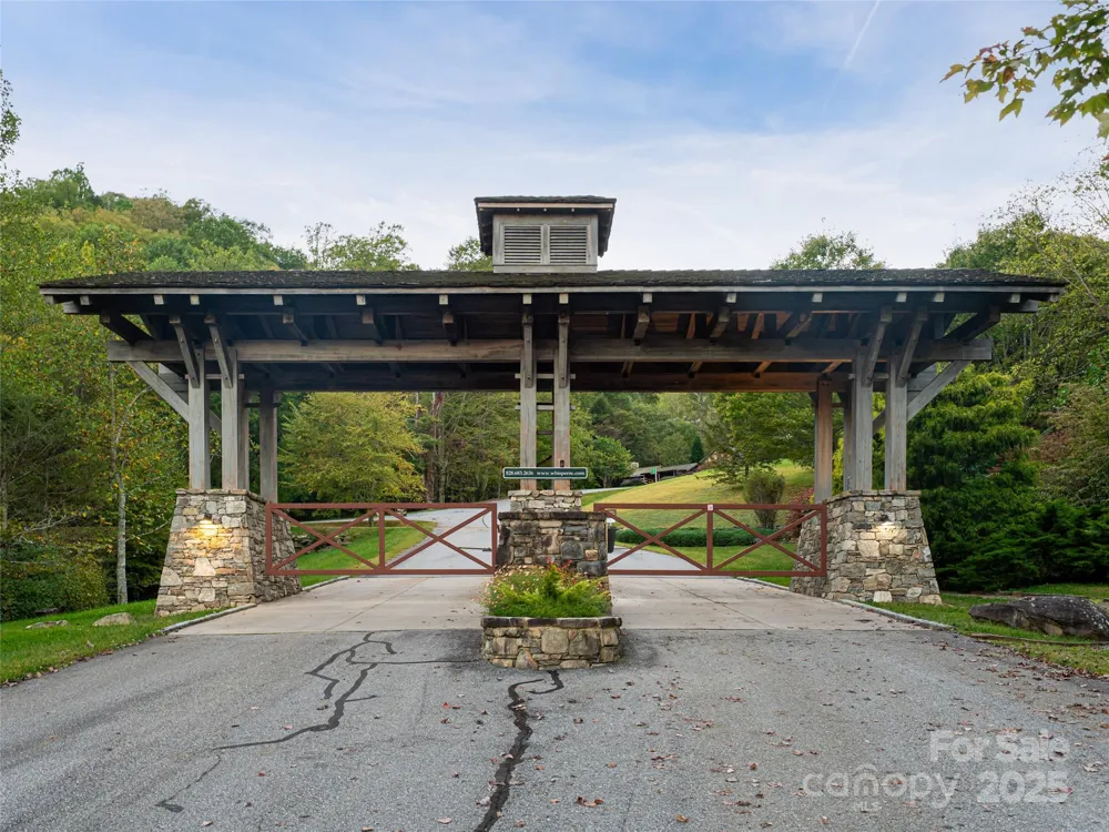 635 Whisper Mountain Drive Leicester, NC 28748