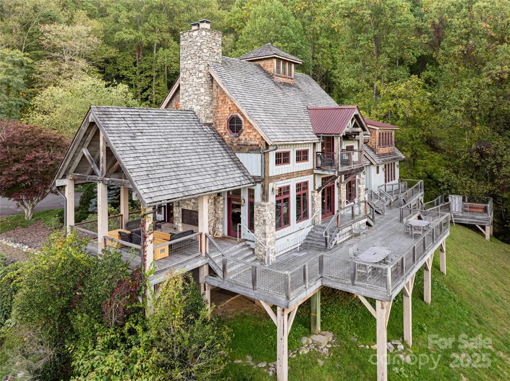 635 Whisper Mountain Drive Leicester, NC 28748