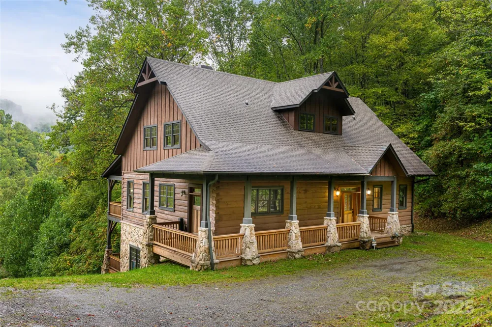 635 Whisper Mountain Drive Leicester, NC 28748