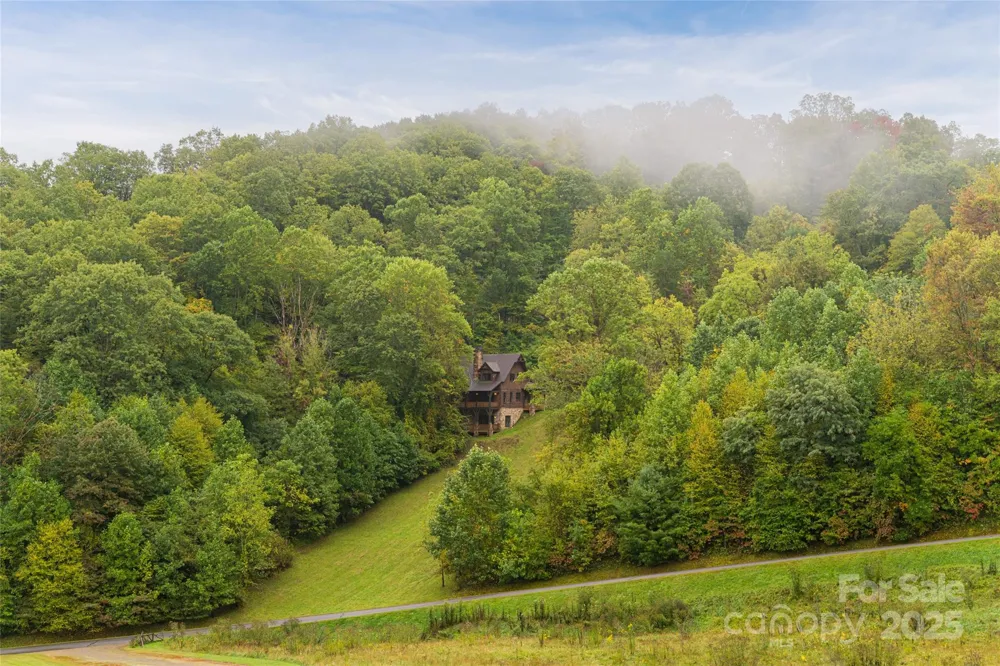 635 Whisper Mountain Drive Leicester, NC 28748