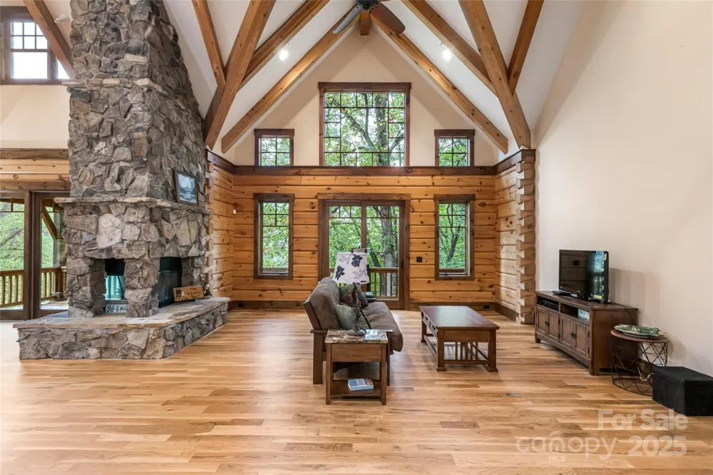 635 Whisper Mountain Drive Leicester, NC 28748