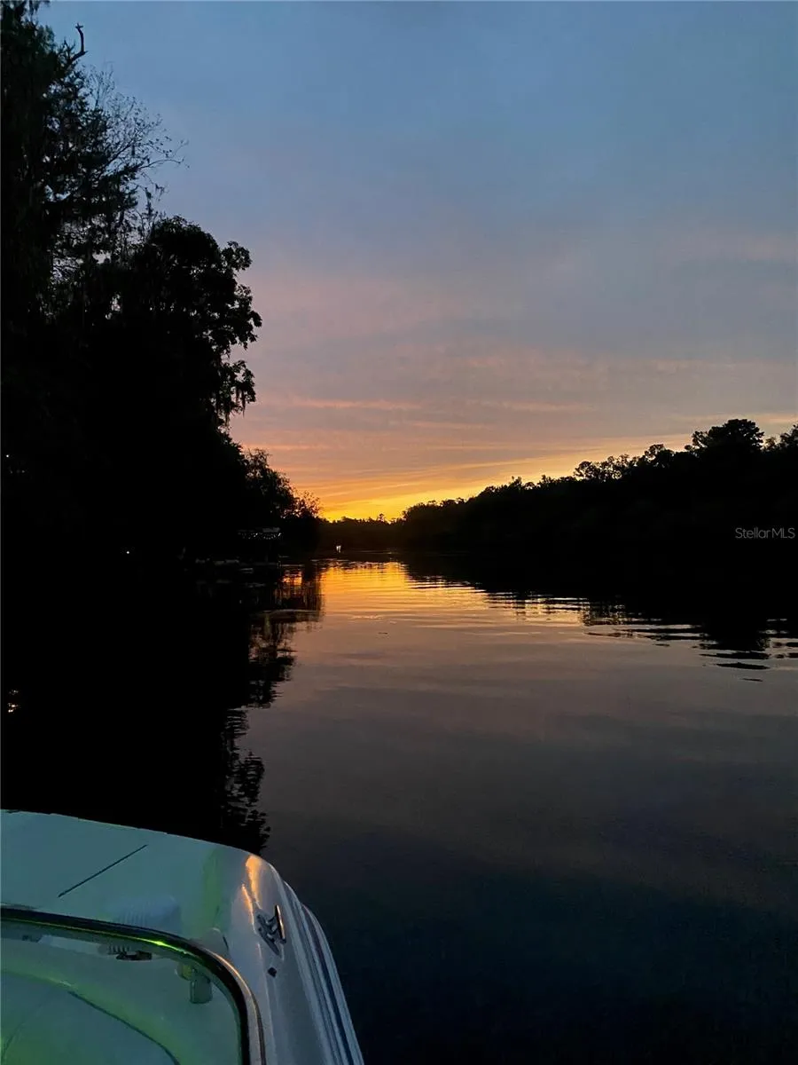 1069 SE SUWANNEE TRAIL Branford, FL 32008