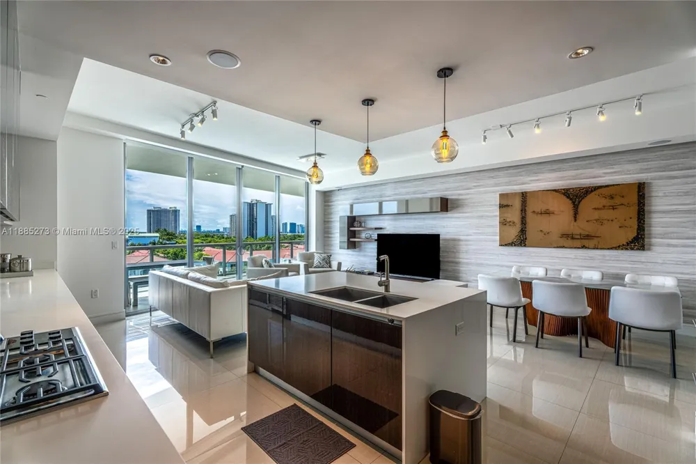 3250 NE 188th St #603 Aventura, FL 33180