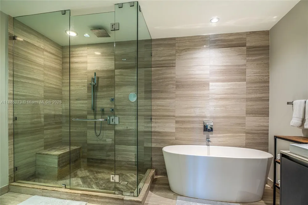 3250 NE 188th St #603 Aventura, FL 33180