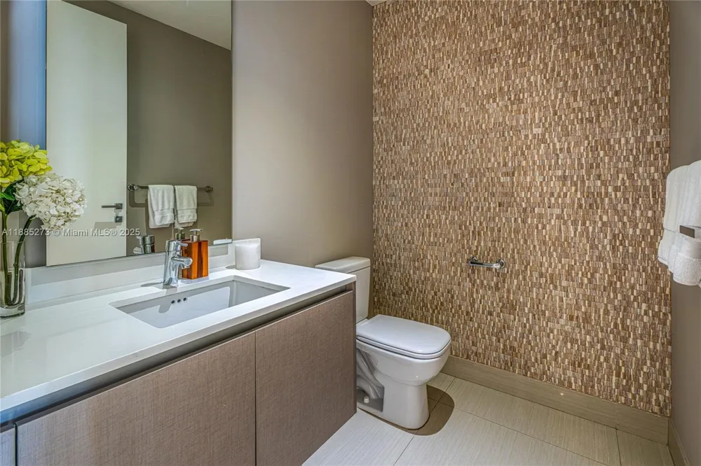 3250 NE 188th St #603 Aventura, FL 33180