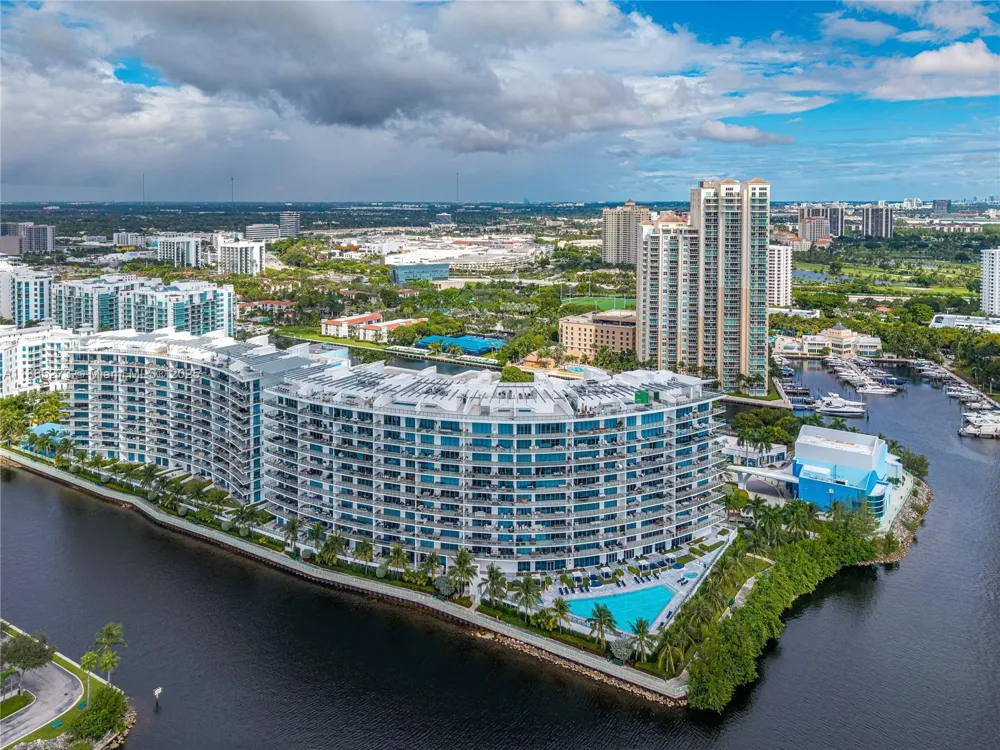 3250 NE 188th St #603 Aventura, FL 33180