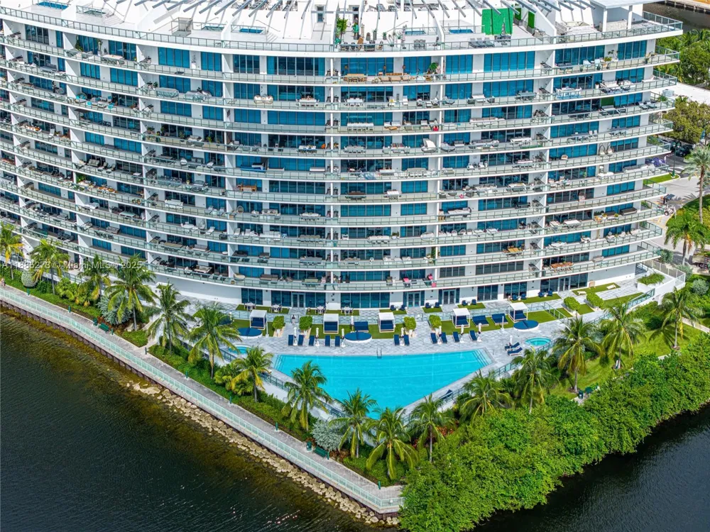 3250 NE 188th St #603 Aventura, FL 33180