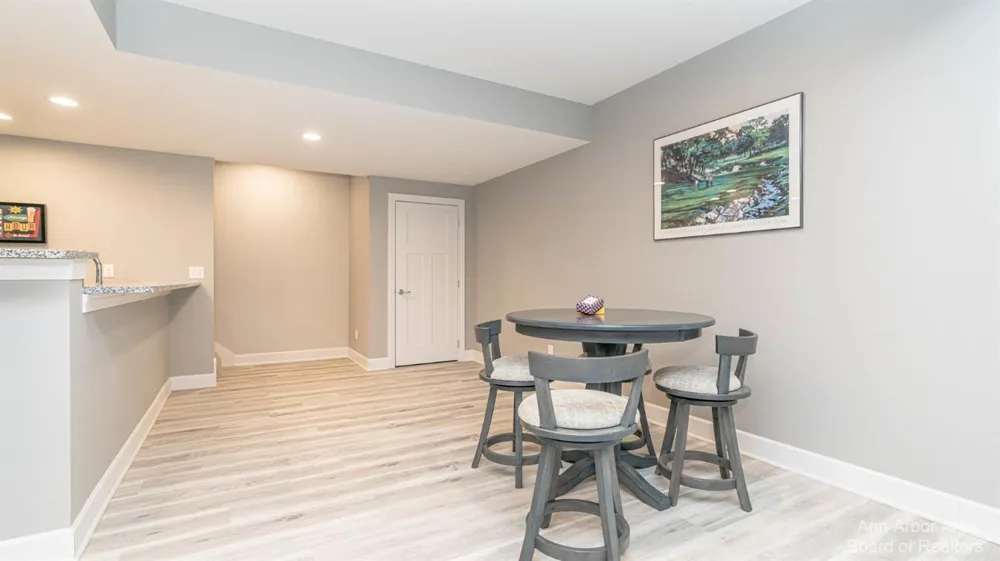 7016 Black Cherry Lane Saline, MI 48176