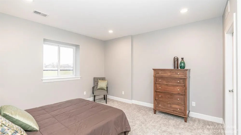 7016 Black Cherry Lane Saline, MI 48176