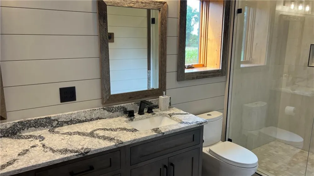 807 Sewell Road Lavonia, GA 30553