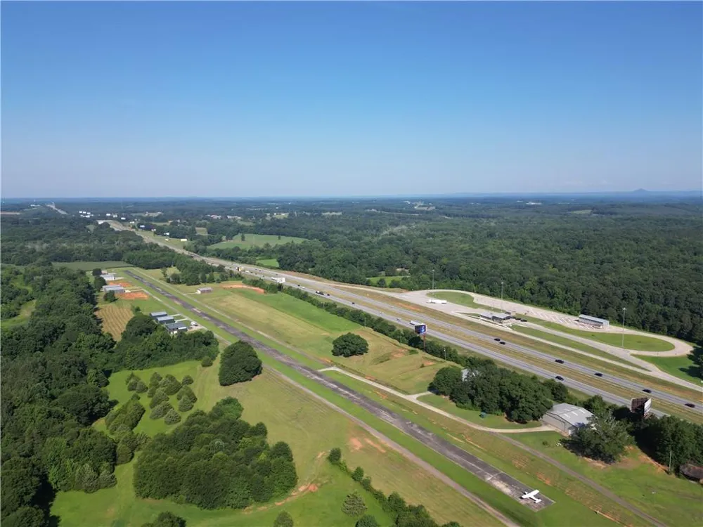 807 Sewell Road Lavonia, GA 30553