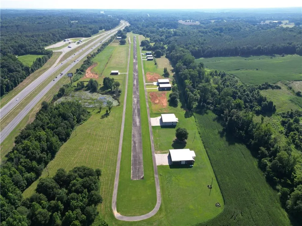 807 Sewell Road Lavonia, GA 30553