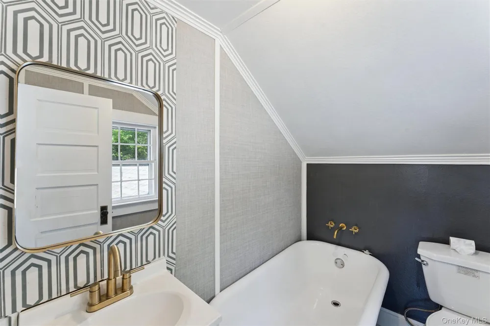 35 Sheppard Street Quiogue, NY 11978