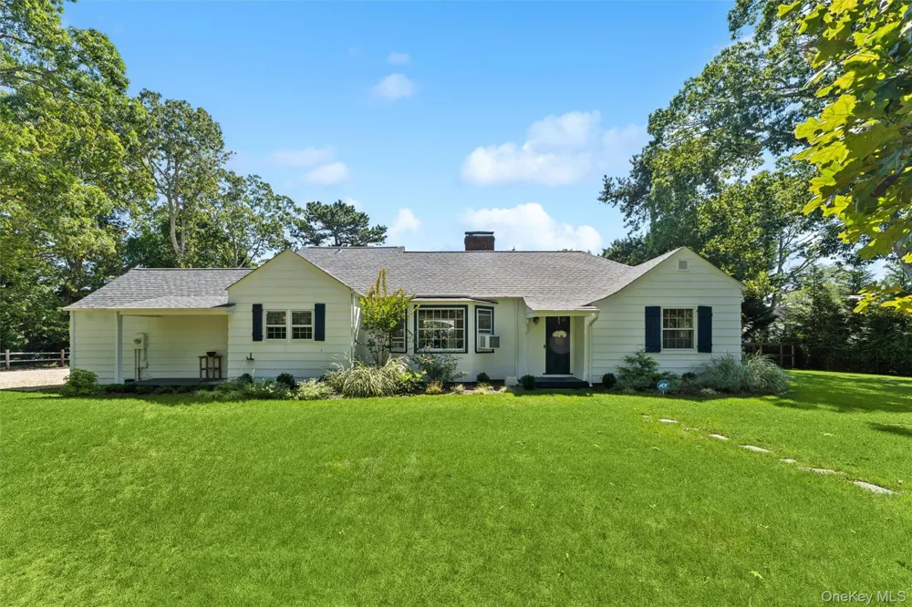 35 Sheppard Street Quiogue, NY 11978