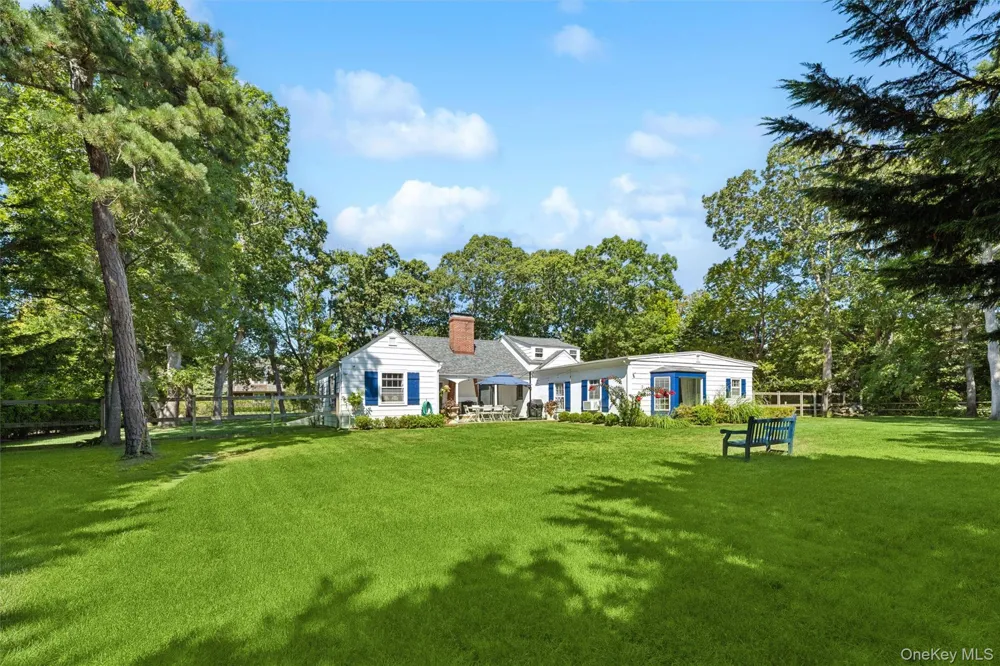 35 Sheppard Street Quiogue, NY 11978