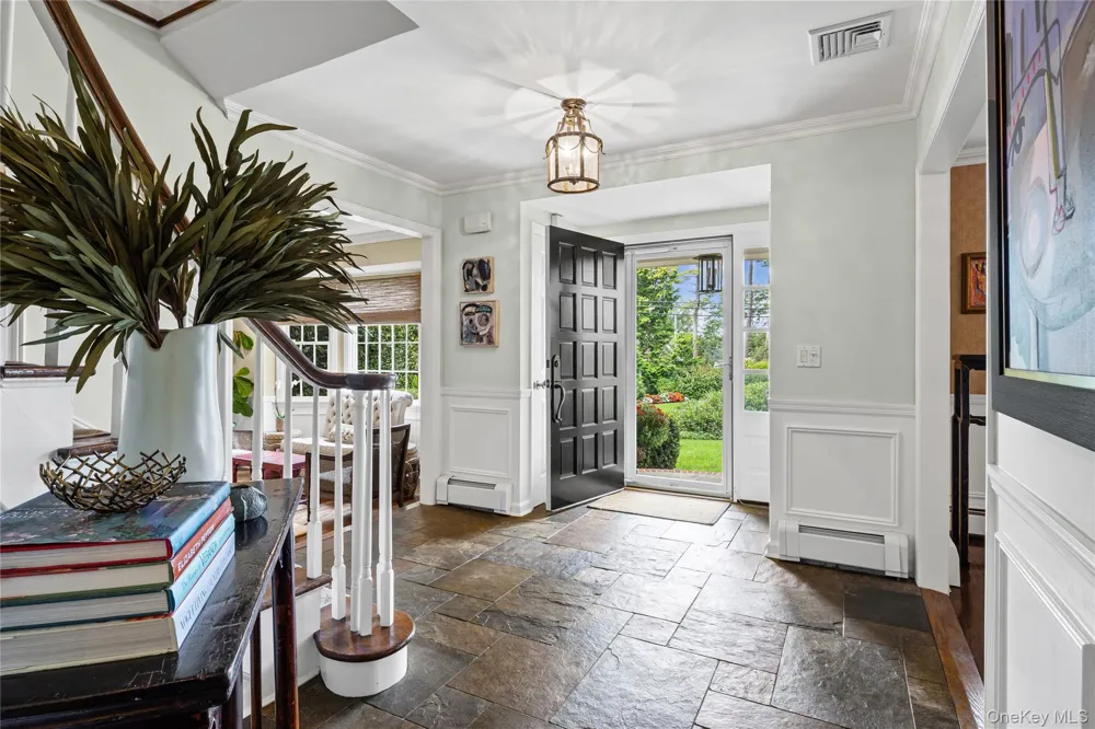 336 Bay Avenue Huntington Bay, NY 11743