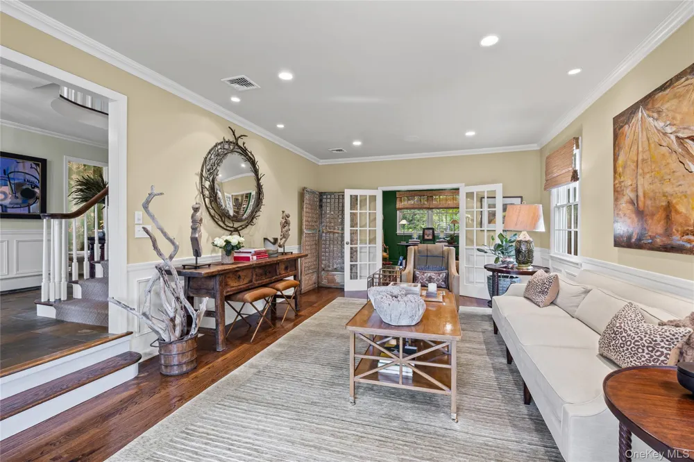 336 Bay Avenue Huntington Bay, NY 11743