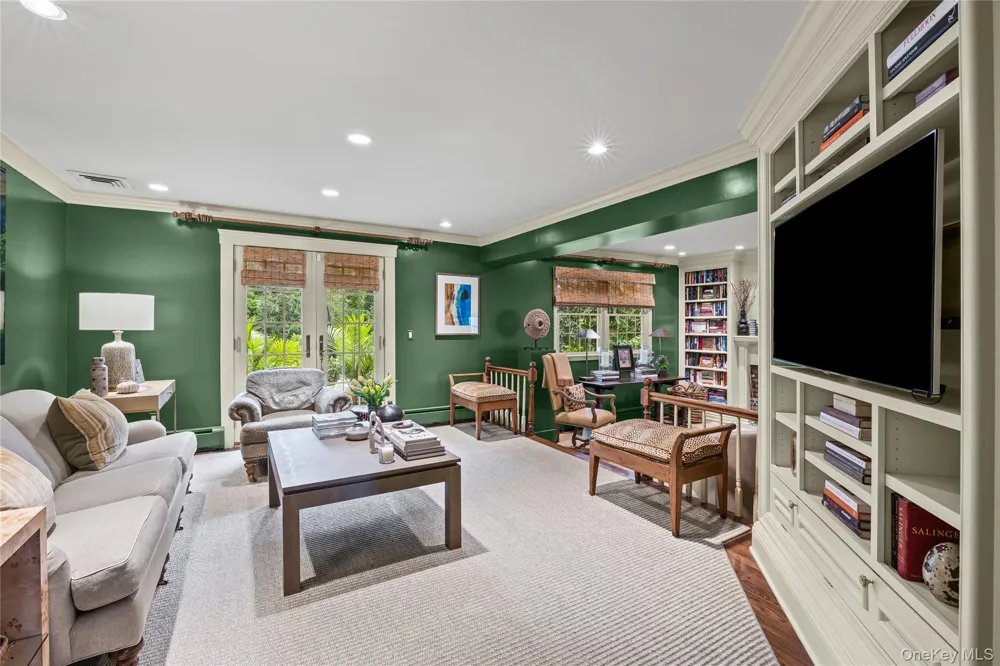 336 Bay Avenue Huntington Bay, NY 11743