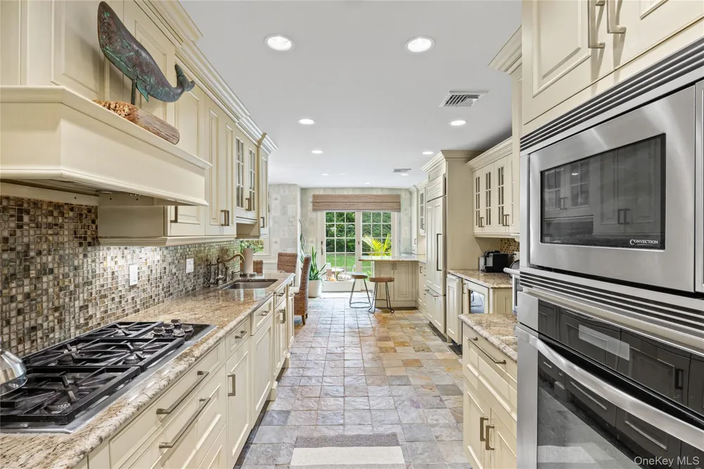 336 Bay Avenue Huntington Bay, NY 11743