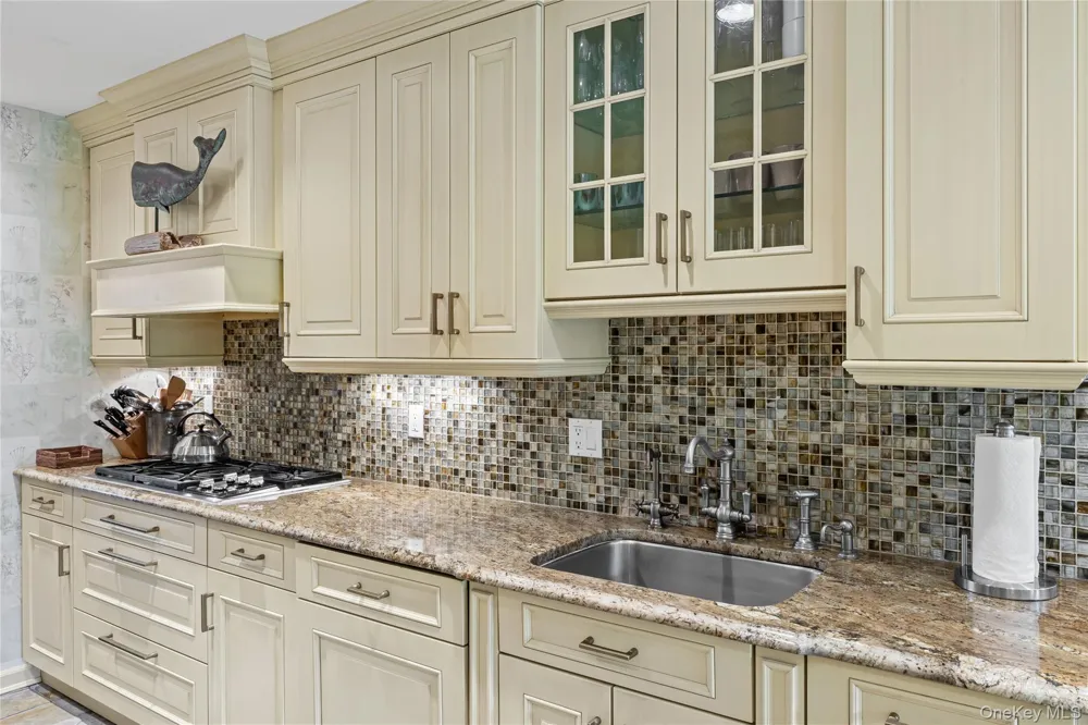 336 Bay Avenue Huntington Bay, NY 11743