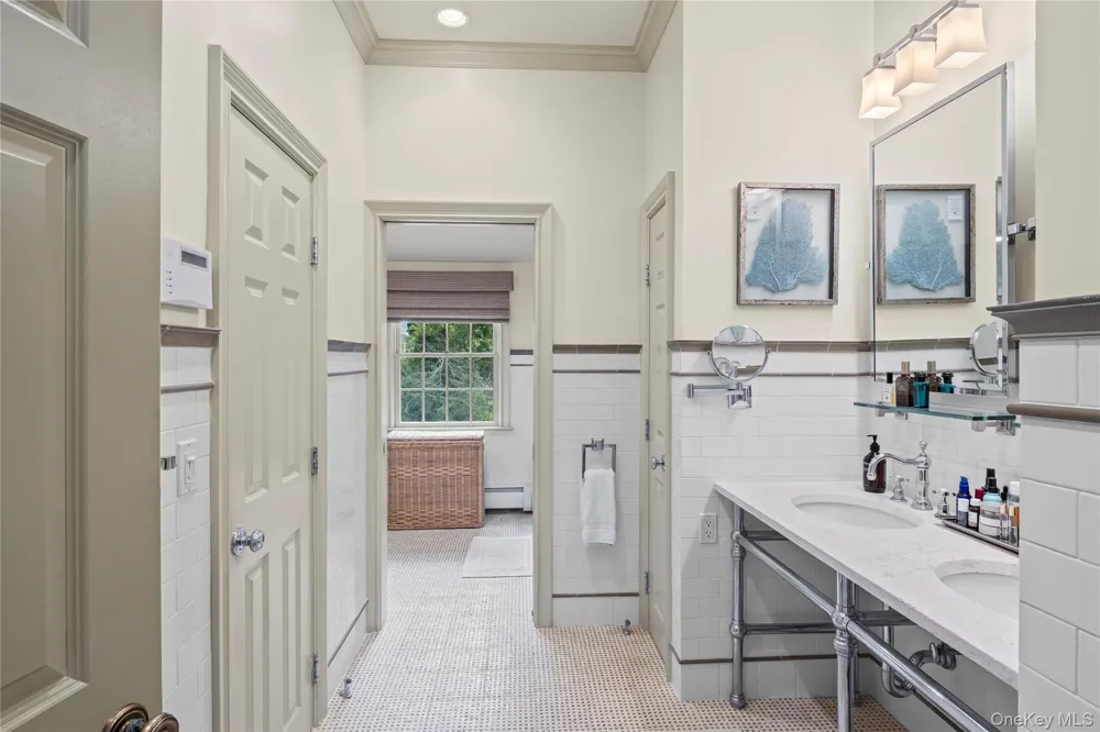 336 Bay Avenue Huntington Bay, NY 11743