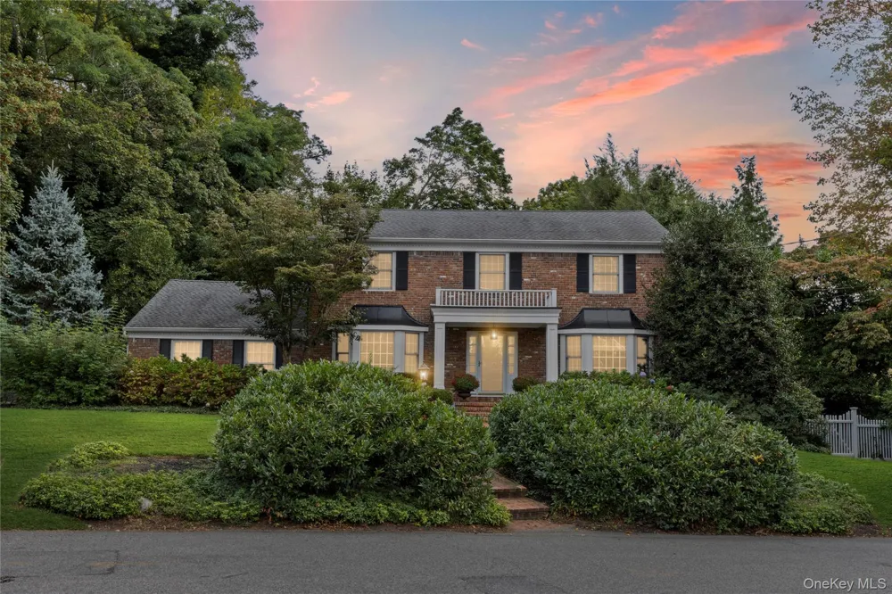 336 Bay Avenue Huntington Bay, NY 11743