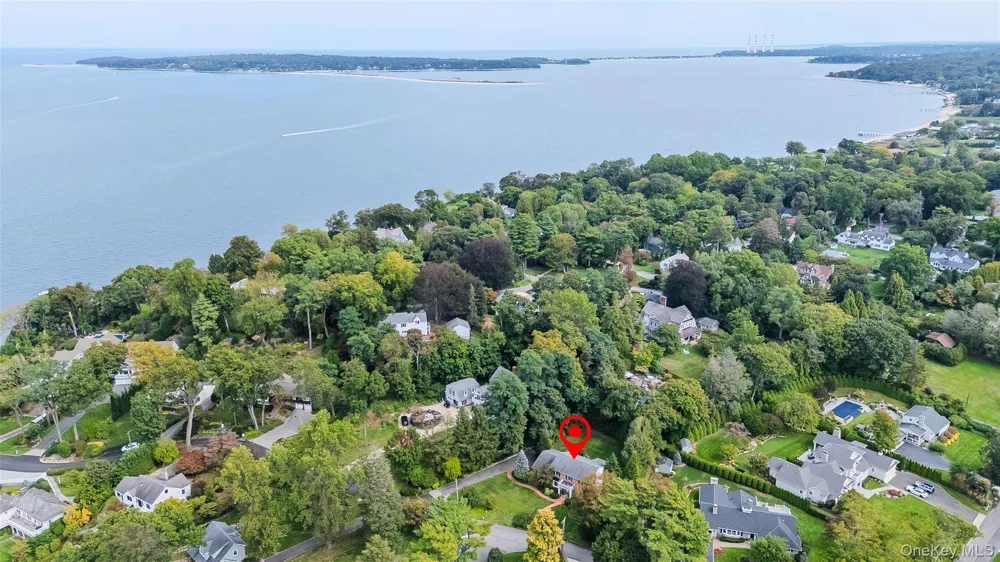 336 Bay Avenue Huntington Bay, NY 11743