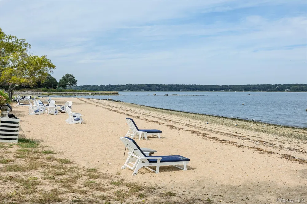 336 Bay Avenue Huntington Bay, NY 11743
