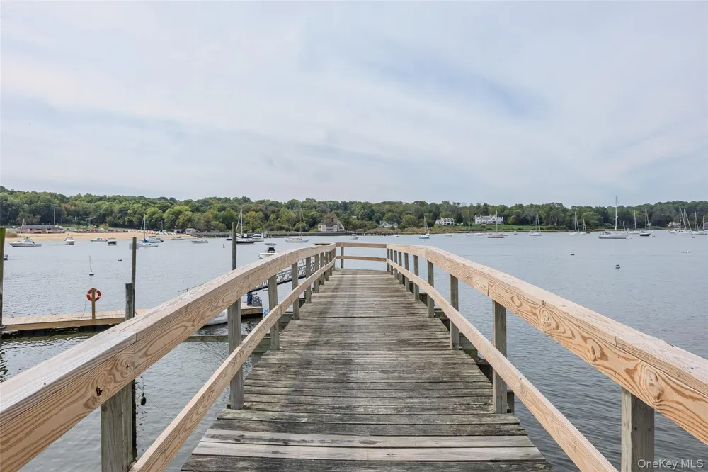 336 Bay Avenue Huntington Bay, NY 11743