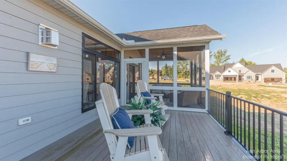 1321 Gallery Pointe Drive Saline, MI 48176