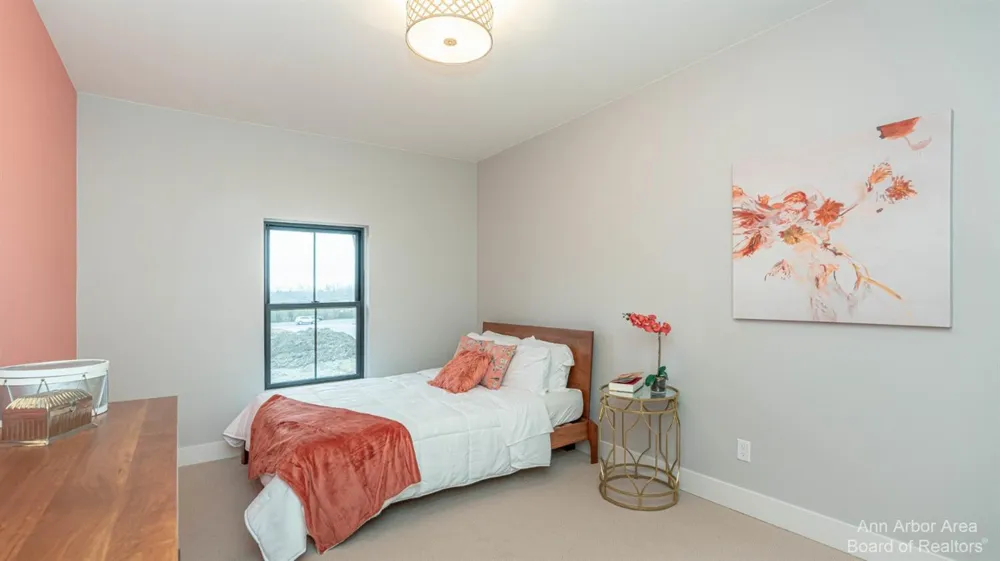 1321 Gallery Pointe Drive Saline, MI 48176