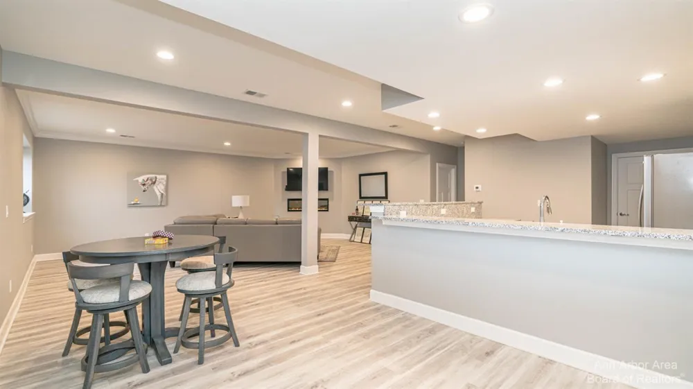 1321 Gallery Pointe Drive Saline, MI 48176