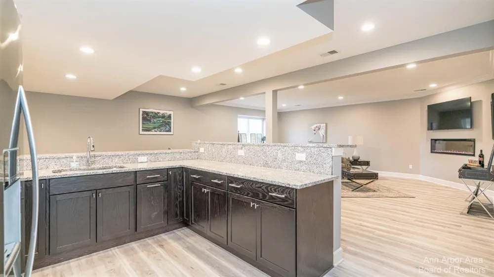 1321 Gallery Pointe Drive Saline, MI 48176