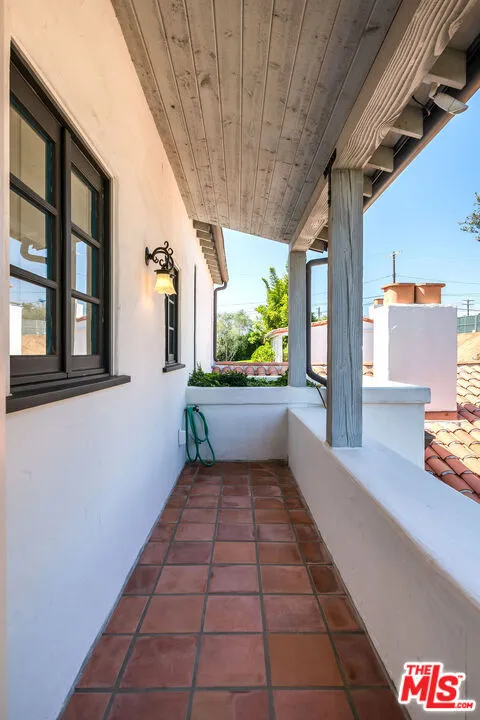 1046 Chautauqua Boulevard Pacific Palisades, CA 90272