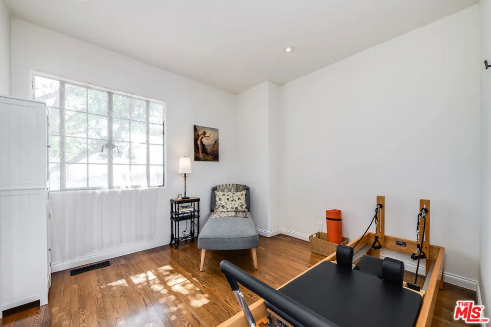 1046 Chautauqua Boulevard Pacific Palisades, CA 90272