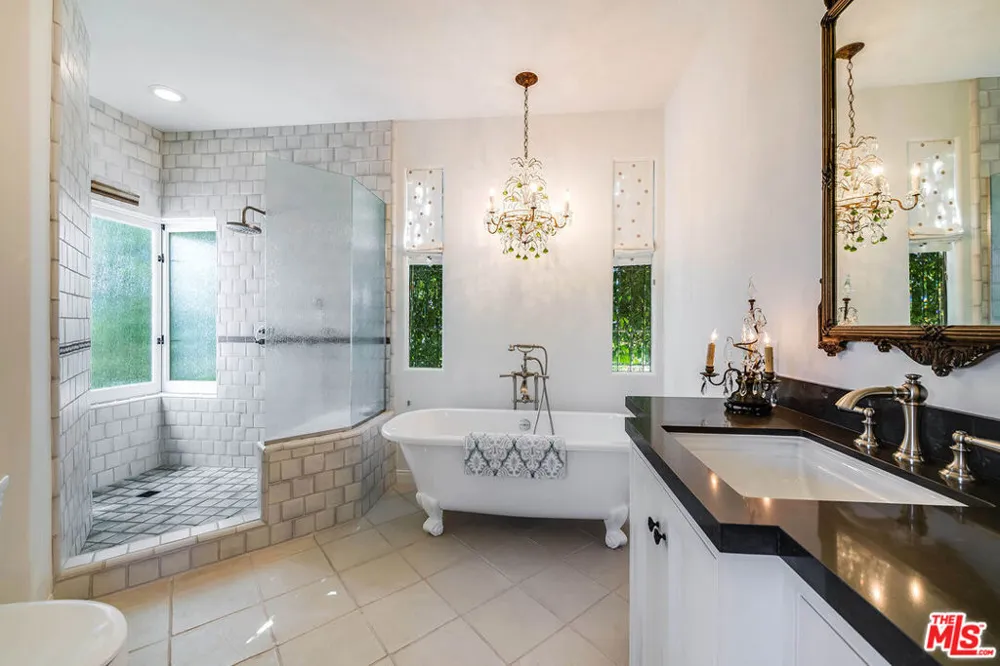 1046 Chautauqua Boulevard Pacific Palisades, CA 90272