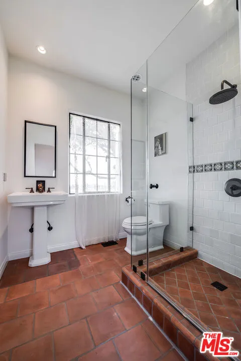 1046 Chautauqua Boulevard Pacific Palisades, CA 90272