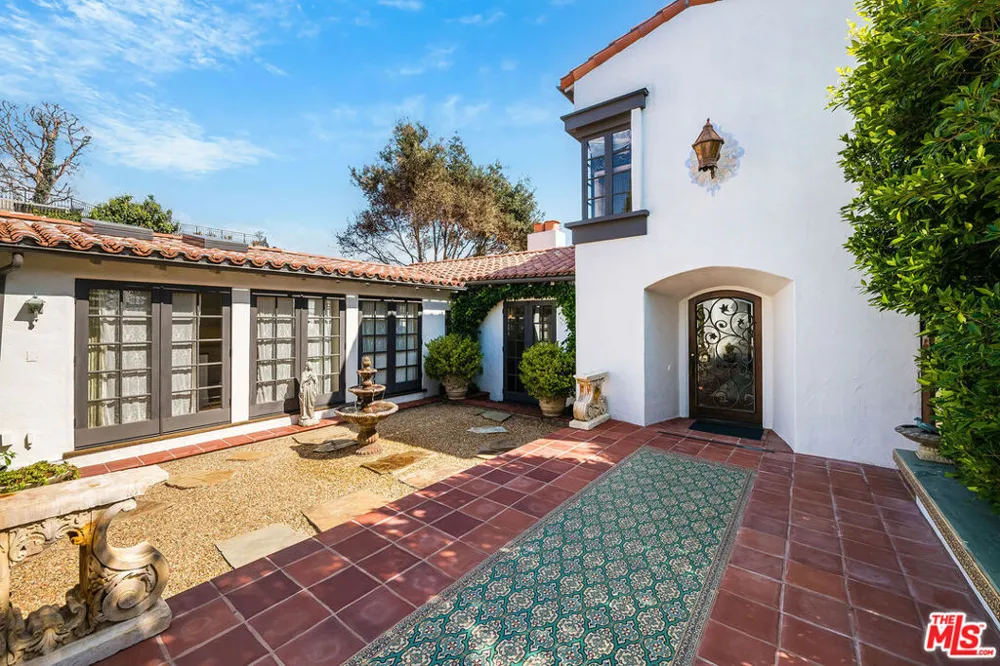 1046 Chautauqua Boulevard Pacific Palisades, CA 90272
