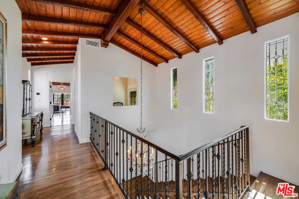 1046 Chautauqua Boulevard Pacific Palisades, CA 90272