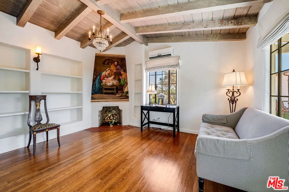 1046 Chautauqua Boulevard Pacific Palisades, CA 90272